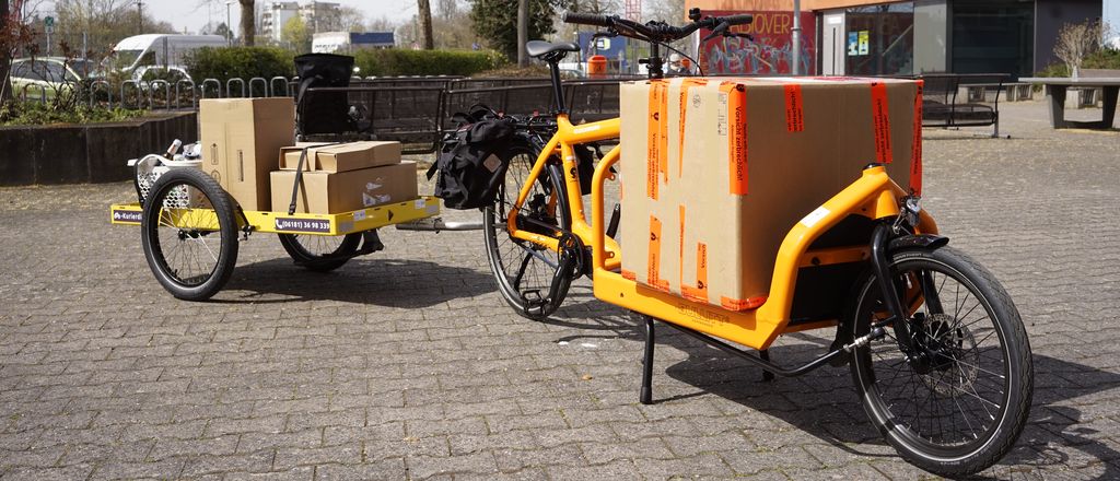 Lastenrad und Anhänger